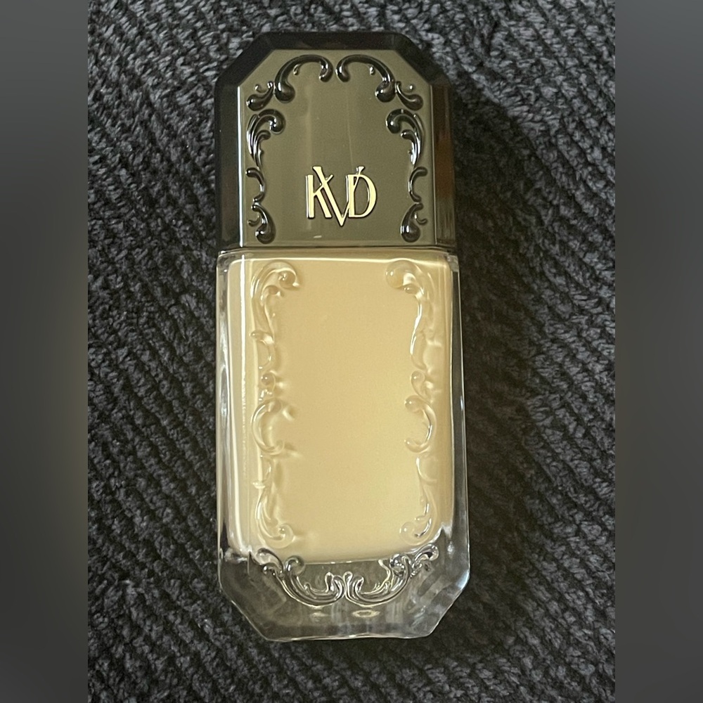 KVD Good AppleMedium 027 Full-Coverage Transfer-Proof Serum Foundation - Picture 4 of 6